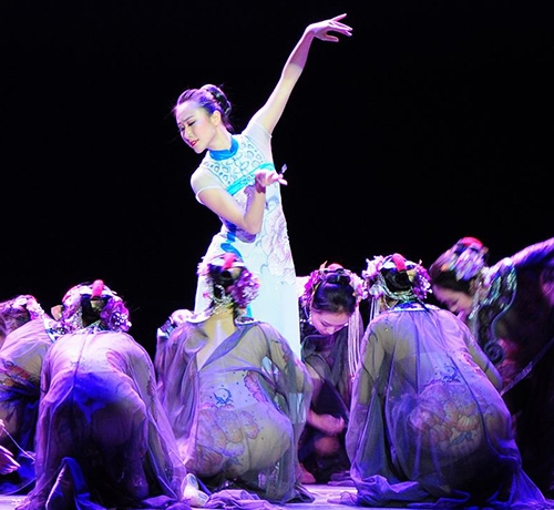重庆民族舞蹈表演